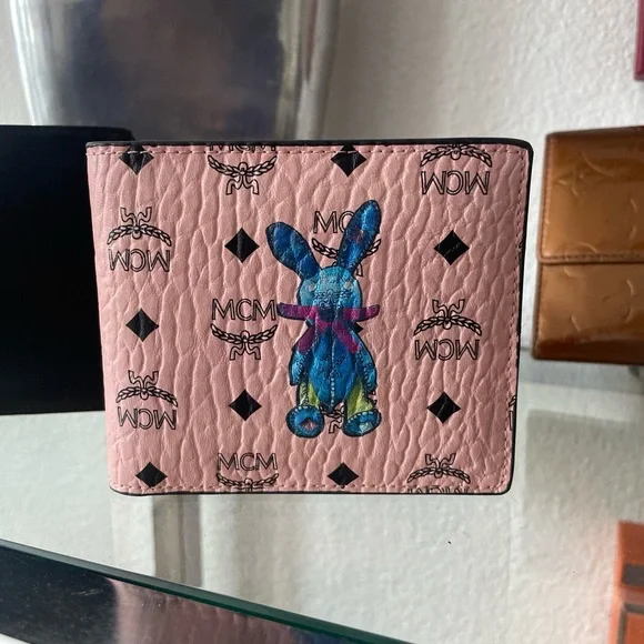 SOLD‼️. NEW MCM LIMITED EDITION PINK BUNNY VISETTOS LEATHER WALLET - Picture 11 of 12